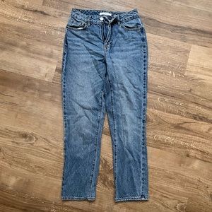 Cropped mom jeans